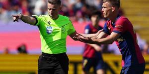 غضب داخل برشلونة بسبب حكم الكلاسيكو - الكويت الاخباري