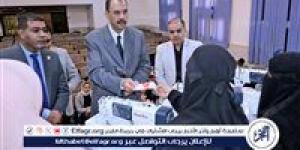 محافظ سوهاج يسلم ماكينات خياطة للسيدات الأولى بالرعاية - الكويت الاخباري