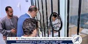 محافظ سوهاج: يحيل مدير مركز طب الأسرة و11 من العاملين بالمركز للتحقيق لتغيبهم عن العمل - الكويت الاخباري