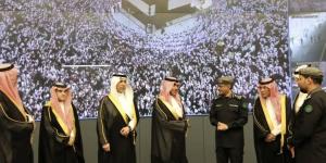 وزير الإعلام يزور مركز العمليات الأمنية الموحدة 911 بمنطقة مكة المكرمة - الكويت الاخباري