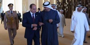 الشيخ محمد بن زايد يستقبل الرئيس السيسي في مطار أبوظبي الدولي.. فيديو - الكويت الاخباري