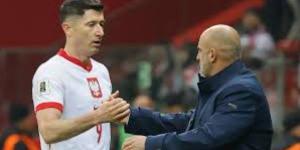 تداعيات أزمة ليفاندوفسكي.. استقالة ميكال بروبييرز من تدريب منتخب بولندا - الكويت الاخباري