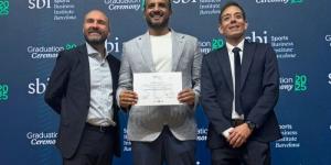 الكويت.. الكابتن سعود المجمد يحصل على درجة الماجستير في إدارة أعمال كرة القدم من برشلونة - الكويت الاخباري