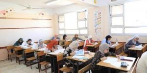 «التعليم»: خطوط ساخنة لاستقبال شكاوى مخالفات امتحانات الثانوية العامة 2025 - الكويت الاخباري