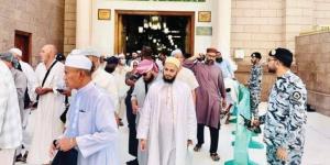 الجوازات تقدم خدماتها لتسهيل مغادرة حجاج إيران عبر منفذ جديدة عرعر - الكويت الاخباري