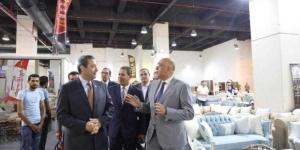 رئيس جهاز تنمية المشروعات ومحافظ دمياط في جولة تفقدية بمعرض صنع في دمياط - الكويت الاخباري