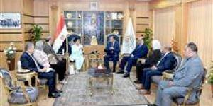 نائب وزير الصحة تبحث تعزيز دور الشراكة مع جامعة المنصورة لتنفيذ الخطة العاجلة للسكان والتنمية - الكويت الاخباري