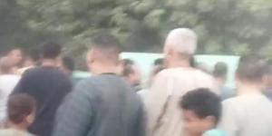 أهالي المنيا يشيعون جثامين الأطفال الثلاثة الذين لقوا مصرعهم على يد والدهم.. شاهد - الكويت الاخباري