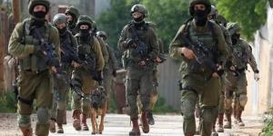 قوات الاحتلال الإسرائيلي تنصب حاجزا عسكريا يعيق حركة الفلسطينيين غرب بيت لحم - الكويت الاخباري