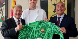 برشلونة يعلن تجديد عقد البولندى تشيزنى - الكويت الاخباري
