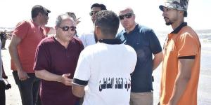 محافظ بورسعيد يتابع زرع أعمدة الطاقة الشمسية بطريق بحري ترعة السلام - الكويت الاخباري