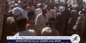 تجمع أهالي دشنا على ضفاف النيل في انتظار استخراج جثامين ضحايا السيارة - الكويت الاخباري