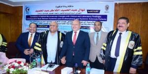 رئيس جامعة سوهاج يشهد مناقشة رسالة دكتوراة في أمراض الروماتيزم والتأهيل بكلية الطب البشري - الكويت الاخباري