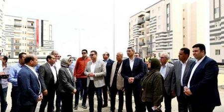 وزير الإسكان يتفقد مشروع ”الإسكان الحر” بمدينة السويس الجديدة - الكويت الاخباري