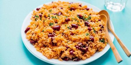 الأرز الإسباني بالفاصولياء وجبة نباتية لذيذة وسهلة - الكويت الاخباري