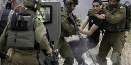 قوات الاحتلال تعتقل ما لا يقل عن 11 فلسطينيا من الضفة الغربية - الكويت الاخباري