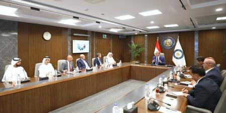 وزير البترول يبحث سبل تعزيز التعاون مع مجموعة موانئ أبوظبي - الكويت الاخباري