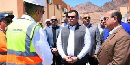 وزير الإسكان يتابع مشروع تطوير موقع التجلي الأعظم فوق أرض السلام بمدينة سانت كاترين - الكويت الاخباري