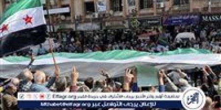 السوريون يحتفلون بقرار ترامب رفع العقوبات عن بلادهم - الكويت الاخباري