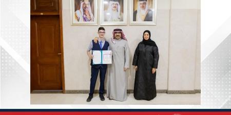 هنّأه لحصوله على أعلى الدرجات في امتحانات الشهادة الدولية IGCSE.. وزير التربية يستقبل الطالب أحمد عبدالرحيم من مدرسة النور العالمية - الكويت الاخباري