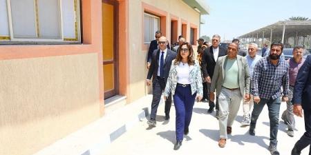 وزيرة التنمية المحلية تتفقد مشروعات المواقف والأسواق بمركز الصف - الكويت الاخباري