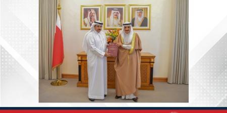 نائب رئيس اللجنة العليا للتخطيط العمراني يتسلم رسالة دكتوراه من الباحث محمد الشحي - الكويت الاخباري