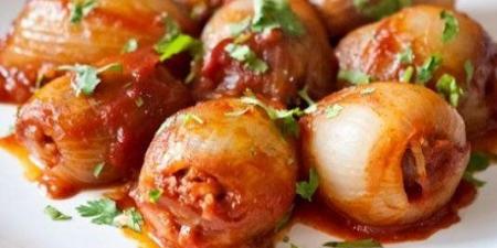 سهل ولذيذ.. طريقة عمل محشي البصل - الكويت الاخباري