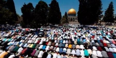 40 ألفا يؤدون صلاة الجمعة فى المسجد الأقصى - الكويت الاخباري