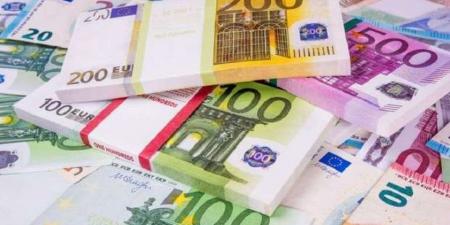 سعر اليورو مقابل الجنيه المصري اليوم 23 مايو 2025 بعد خفض الفائدة 1% - الكويت الاخباري