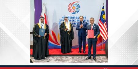 في إطار الزيارة الرسمية لسمو ولي العهد رئيس مجلس الوزراء إلى ماليزيا .. وزير المالية والاقتصاد الوطني يوقع على مذكرة تفاهم بشأن التعاون في مجال تخطيط وتطوير وتعزيز المناطق الصناعية - الكويت الاخباري