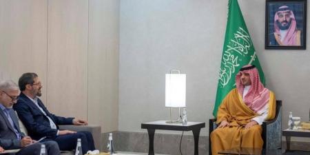 الأمير عبدالعزيز بن سعود يستقبل رئيس منظمة الحج والزيارة الإيراني - الكويت الاخباري