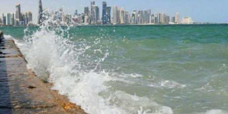 الأرصاد الجوية القطرية تحذر من رياح قوية وأمواج عالية في عرض البحر الليلة - الكويت الاخباري