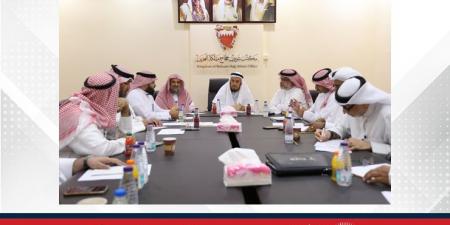 رئيس بعثة مملكة البحرين للحج يجتمع مع رؤساء اللجان ويتفقد جاهزيتها لخدمة الحجاج - الكويت الاخباري