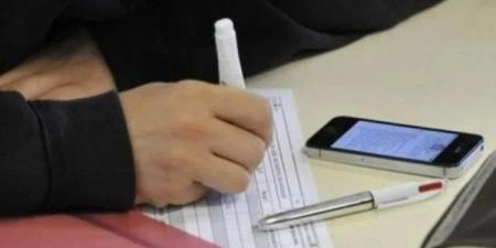 قبل ساعات من انطلاق امتحانات الإعدادية| منع الموبايل داخل اللجان للطلاب والمعلمين - الكويت الاخباري