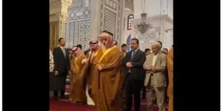 وزير خارجية السعودية يؤمّ المصلين بالجامع الأموى الكبير فى دمشق - الكويت الاخباري