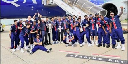 موكب احتفالي في الشانزليزيه بعد تتويج باريس بلقب دوري أبطال أوروبا «فيديو» - الكويت الاخباري