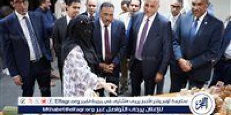 محافظ مطروح يكرم مسؤولي المرأة بمركز التنمية المستدامة ويشيد بالمنتجات البيئية - الكويت الاخباري