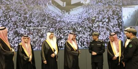 وزير الإعلام يزور مركز العمليات الأمنية الموحدة 911 بمنطقة مكة المكرمة - الكويت الاخباري