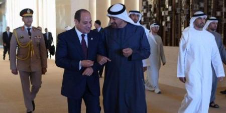 الشيخ محمد بن زايد يستقبل الرئيس السيسي في مطار أبوظبي الدولي.. فيديو - الكويت الاخباري