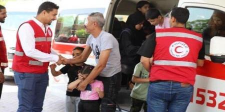 «الهلال الأحمر المصري» يوزع ملابس العيد على أطفال الأسر الفلسطينية والمصرية الأكثر احتياجًا - الكويت الاخباري