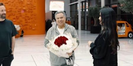 محمد عبده يصل الإمارات استعدادا لحفل العيد - الكويت الاخباري