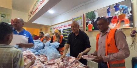 عيد الأضحى في قنا: النائب مصطفى بكري يرسم البسمة على وجوه الأيتام بـ 2.5 طن لحوم وآلاف الملابس - الكويت الاخباري