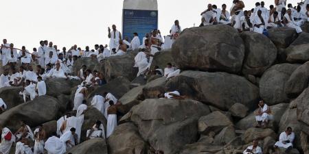 بث مباشر.. الحجاج يواصلون التوافد على جبل عرفات لأداء ركن الحج الأعظم - الكويت الاخباري