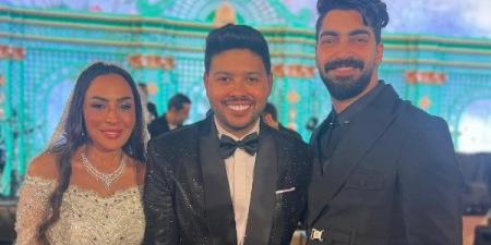فرحة أخويا الصغير.. مينا عطا يهنئ محمد شاهين على زفافه - الكويت الاخباري
