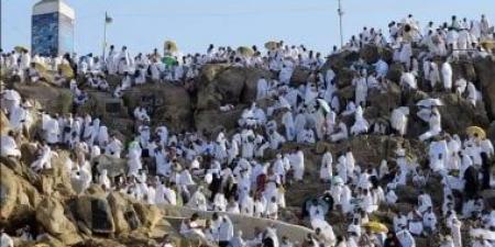حجاج بيت الله يتوافدون إلى جبل عرفات لأداء ركن الحج الأعظم - الكويت الاخباري