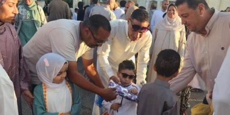 فرحة عيد الأضحى تزين الغردقة.. وتوزيع الهدايا يرسم البسمة على وجوه الأطفال - الكويت الاخباري