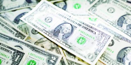 الدولار يسجل خسارة أسبوعية متأثراً بتراجع الاقتصاد - الكويت الاخباري