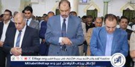 محافظ سوهاج يؤدي صلاة عيد الأضحى المبارك بمسجد "الشرطة" بمدينة ناصر - الكويت الاخباري