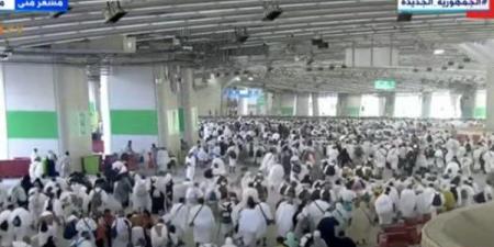 شاهد.. حجاج بيت الله الحرام يقومون برمِِْي جمرة العقبة - الكويت الاخباري