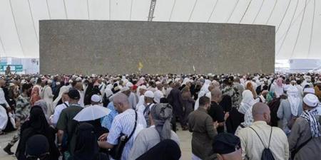 الحجَّاج يرمون جمرات ثالث أيام التشريق ويودِّعون منى - الكويت الاخباري